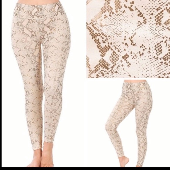 Zenana Outfitters Pants - Snakeskin leggings